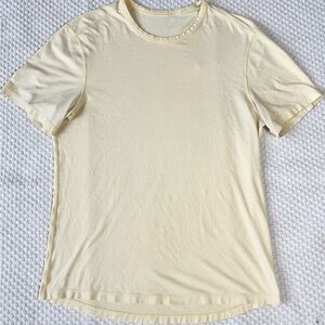 Lululemon Men’s T-Shirt - Size Small - Cooling Cotton Blend Light Yellow
